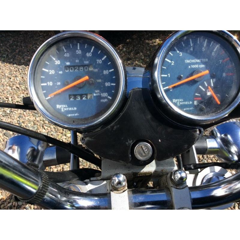 ROYAL ENFIELD THUNDERBIRD 350cc ONLY 279 MILES FROM NEW.