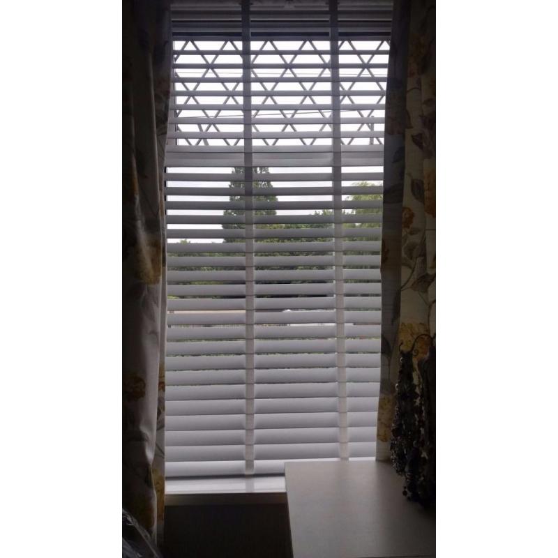 New White Wood Venentian Blinds