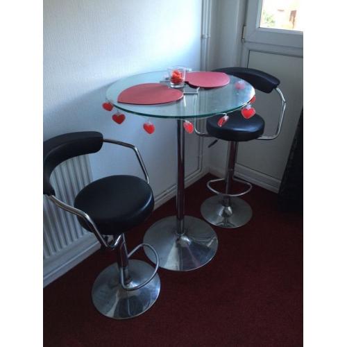 Glass bar table with 2 gas stools
