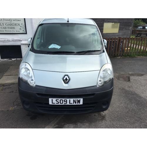 Silver Kangoo 1 former keeper last service at 82000 MOT 06/17