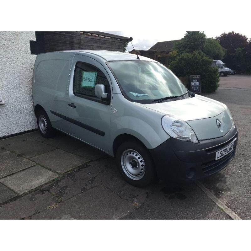 Silver Kangoo 1 former keeper last service at 82000 MOT 06/17