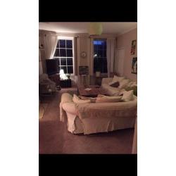 Room available in Clifton Village Flat