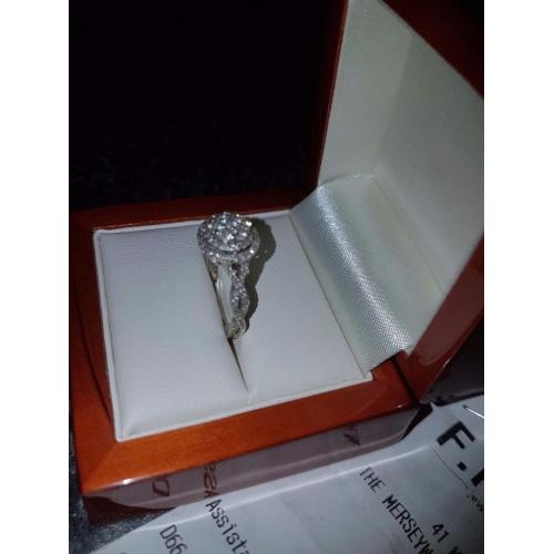 9ct white gold diamond ring size n