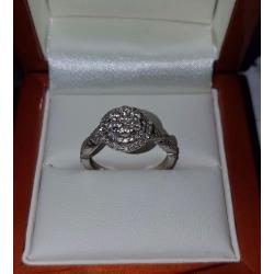9ct white gold diamond ring size n