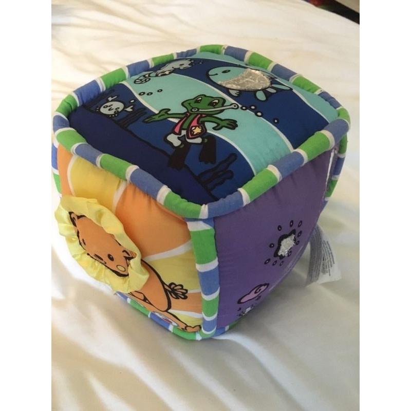 Leapfrog Roll and Rhyme Melody Block