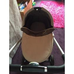 Buggy/pushchair and car seat