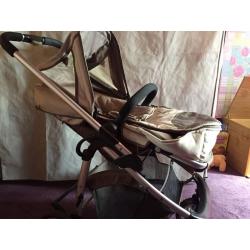 Buggy/pushchair and car seat