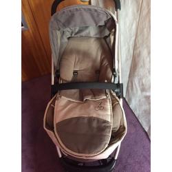 Buggy/pushchair and car seat