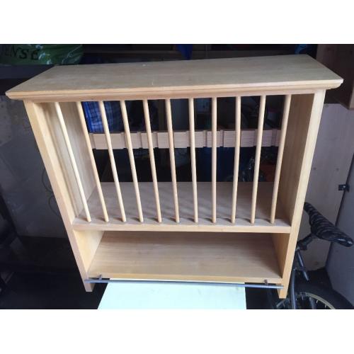 Wooden wall hanging plate rack