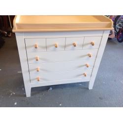 Mamas and Papas Chest of Drawers / Changing Table