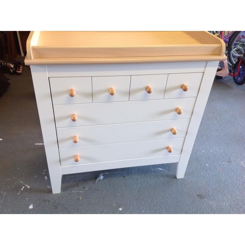 Mamas and Papas Chest of Drawers / Changing Table