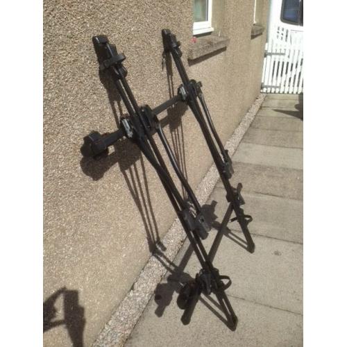 Halfords Advanced Twin Roof Carrier System - complete with roof bars and attachments for raised rack