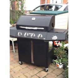 4 Burner new Montana BBQ