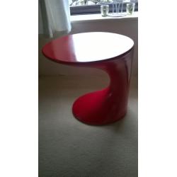 SIDE TABLE WITH MIRROR TOP CAN BE USED WITHOUT