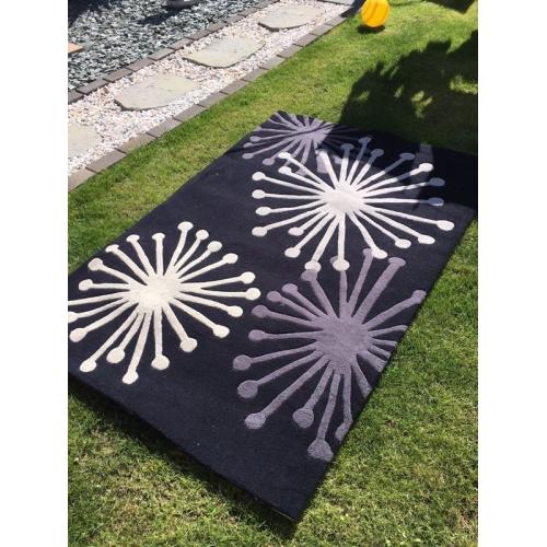 Black grey rug 120 x 180