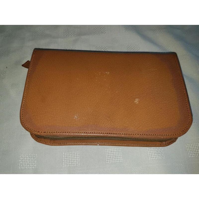 Gentleman's vanity case