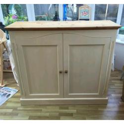 Pine sideboard. Annie sloan