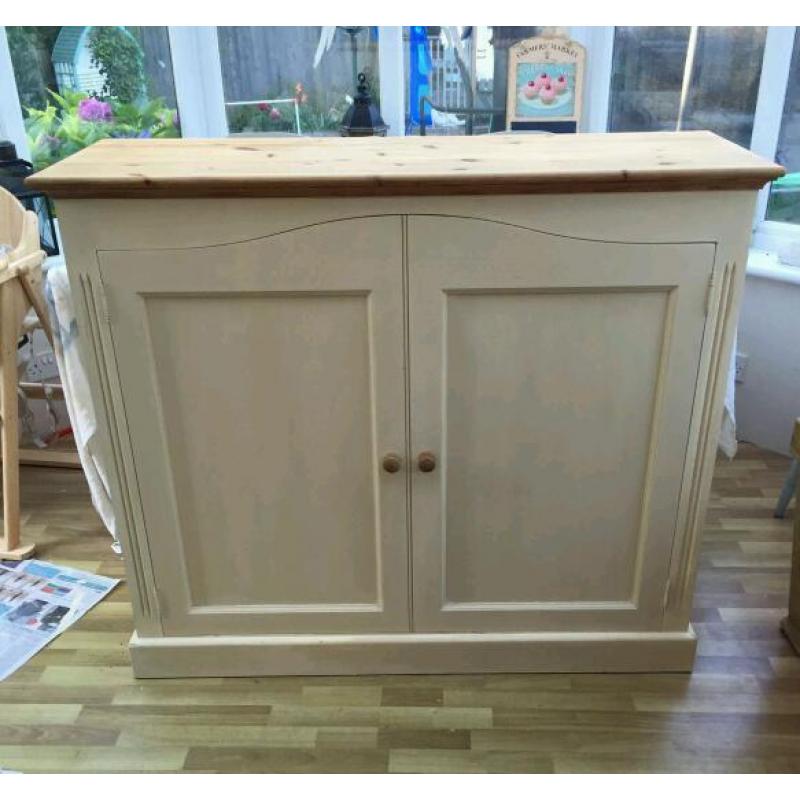 Pine sideboard. Annie sloan