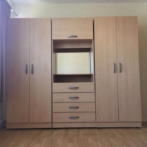 Fully Assembled 4 Door wardrob with Dresser, Mirror, Shelves, Rails BRAND NEW