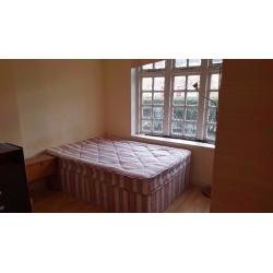 LOVELY DOUBLE/TWIN ROOM IN CANARY WHARF