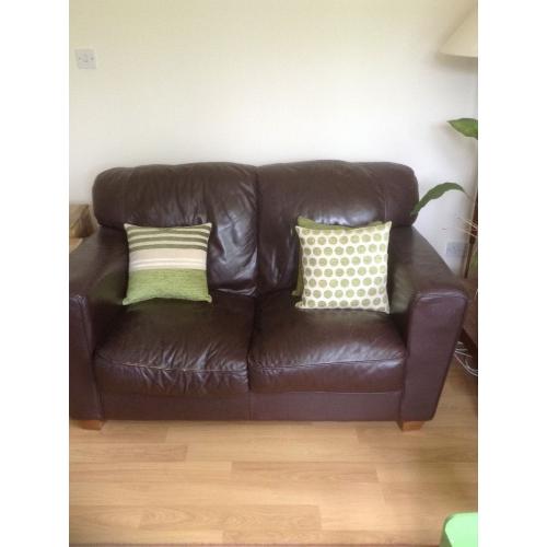 BROWN LEATHER 2 SEATER SOFA