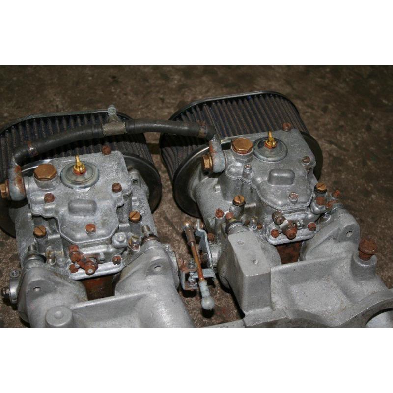 TWIN 40'S WEBBER CARBS
