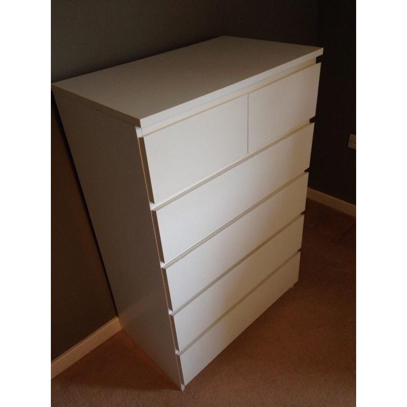Chest of drawers