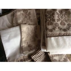 Beautiful Dunelm Silk look King Size Duvet with matching curtains