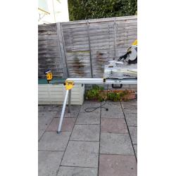 DeWalt DW712 Slide Compound Mitre Saw (110/240 Volt) & DeWalt DE7023 Universal Leg Stand