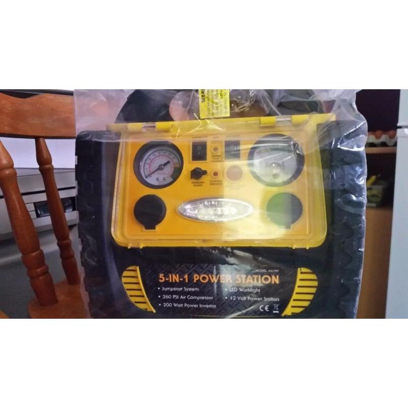 Streetwize Portable 5-in-1 900 Amp Jump Start Power Station Battery Booster Pack