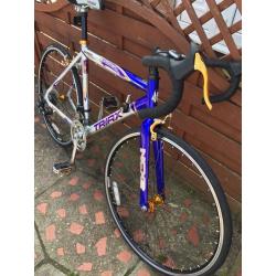 TRIAX SPEED JUNIOR ROAD BIKE RACER