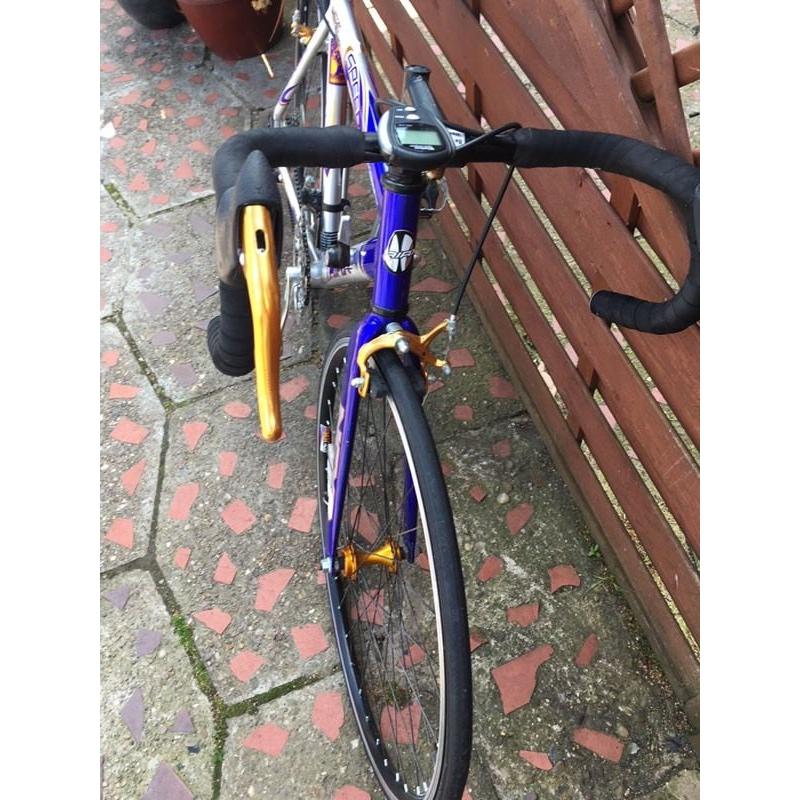 TRIAX SPEED JUNIOR ROAD BIKE RACER