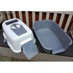 Cat litter tray with cover and flap