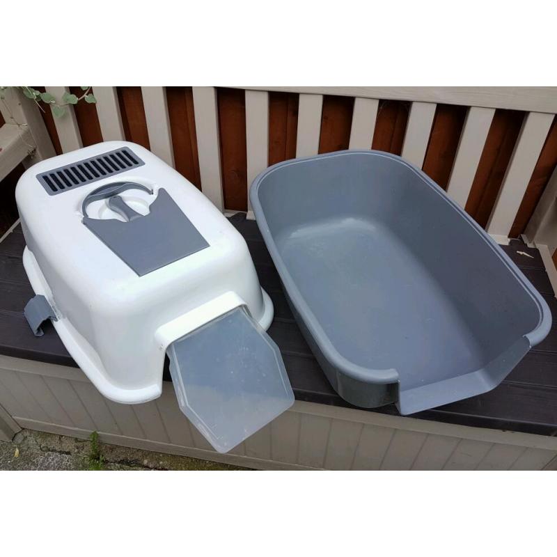 Cat litter tray with cover and flap