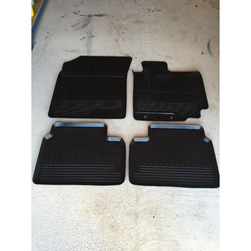 Suzuki Swift Rubber Car Mats