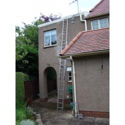Aluminium two section extending ladder
