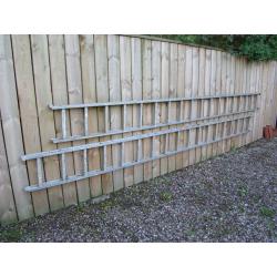Aluminium two section extending ladder