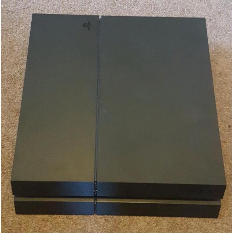 PS4 (2 CONTROLLERS, ORIGINAL BOX AND PACKAGING, PERFECT CONDITION)
