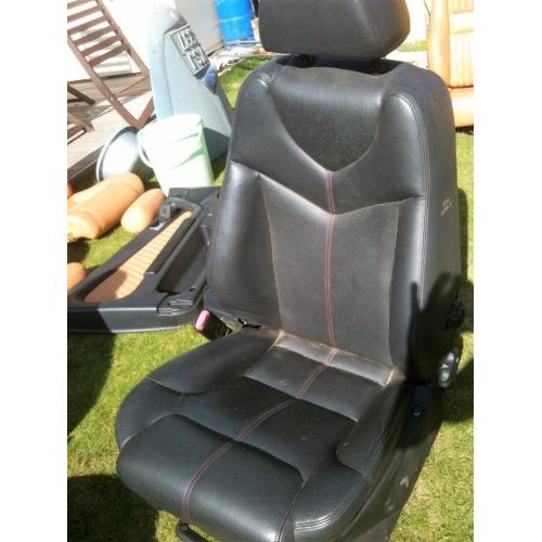 Alfa 147 optional Sports red-stitch leather heated seats, 5 door (non-tipping seats), good condition