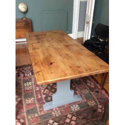 Lovely kitchen/dining table