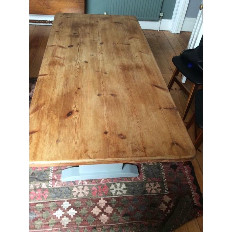 Lovely kitchen/dining table