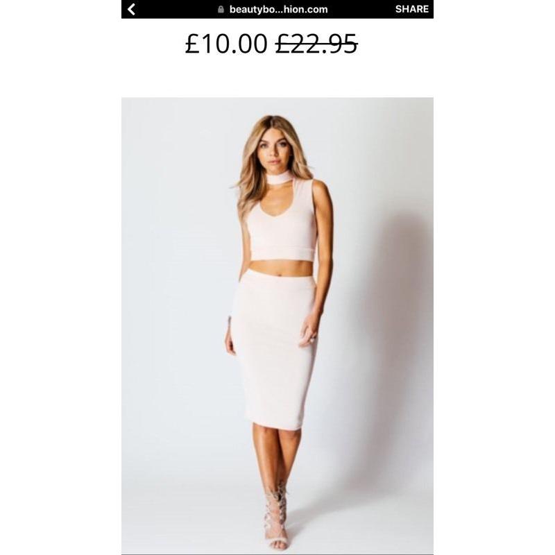 Work from home selling top fashion and accessories