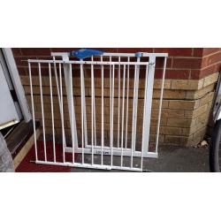 Lindam baby gate