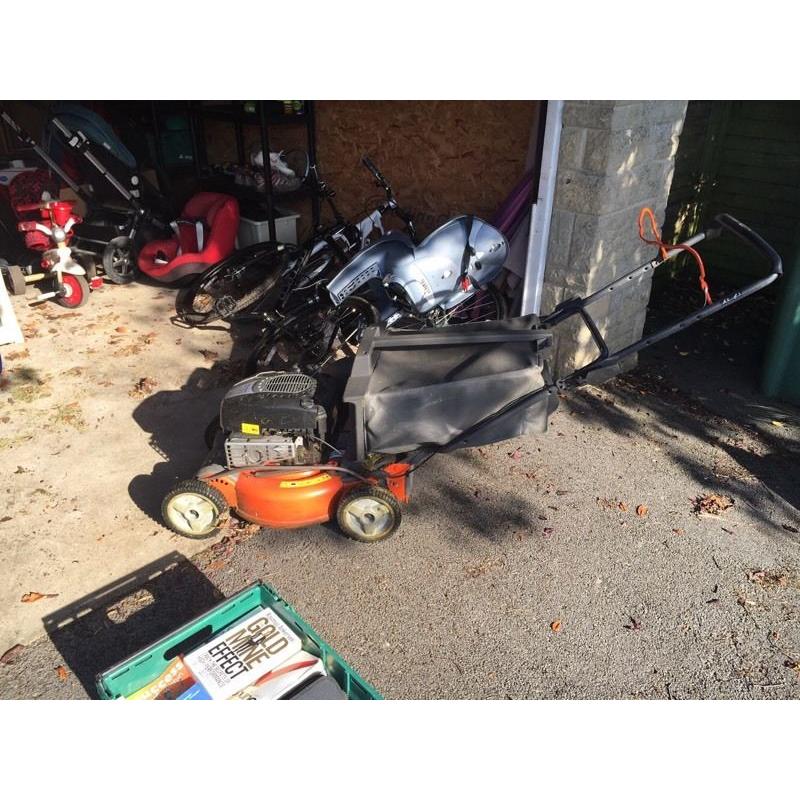 Husqvarna R145 petrol lawnmower