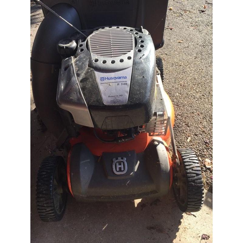 Husqvarna R145 petrol lawnmower