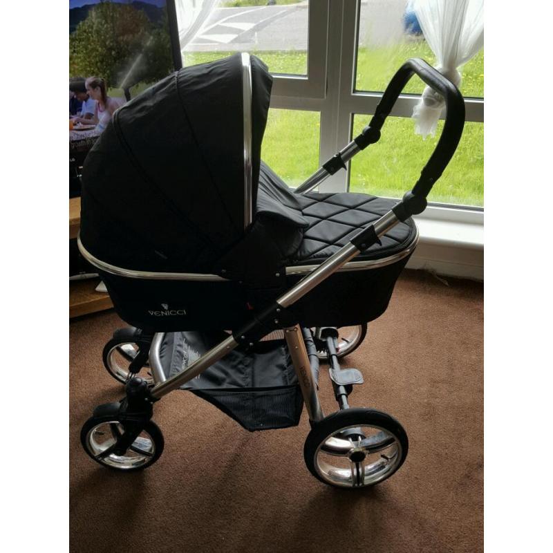 Venicci travel system
