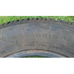 4 x Dunlop Winter Response 2 tyres 195/65/R15