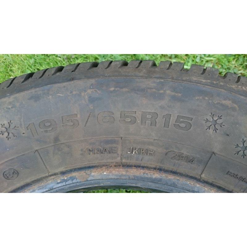 4 x Dunlop Winter Response 2 tyres 195/65/R15