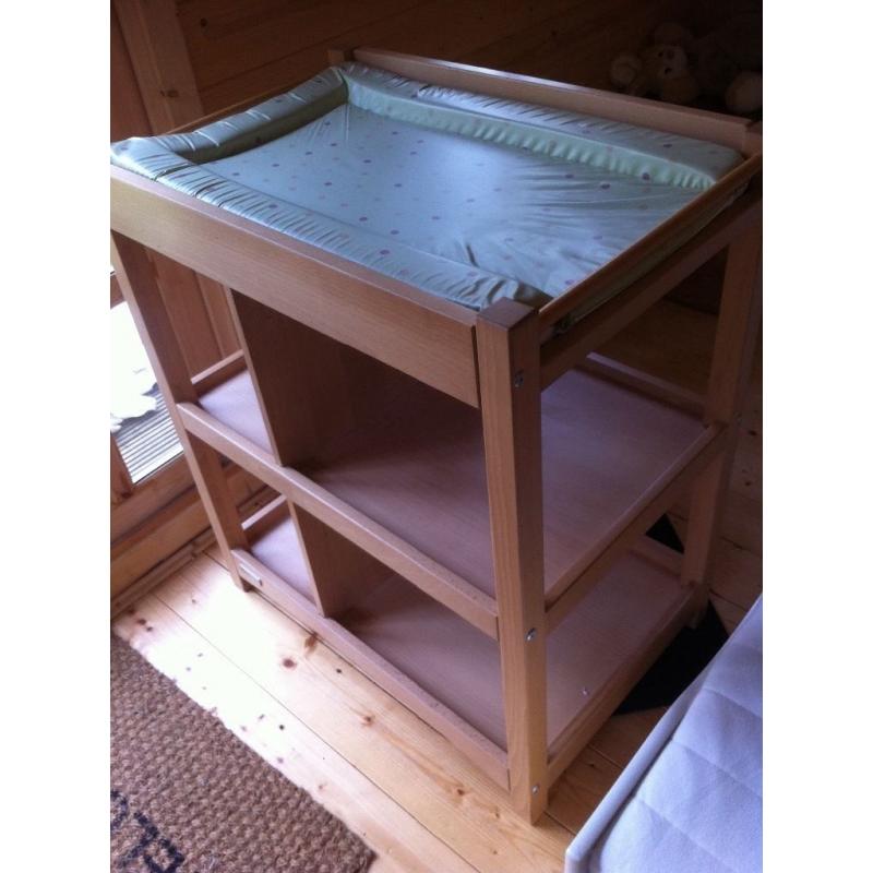Changing table - Mamas and Papas