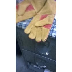 3 PAIRS ARCO WELDING GLOVES BRAND NEW